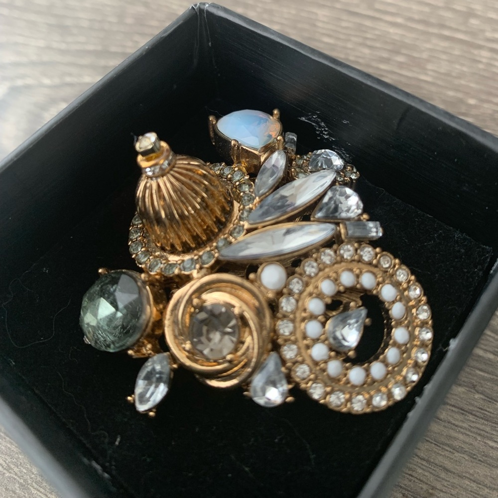 Erickson Beamon Gold and White Statement Ring💍